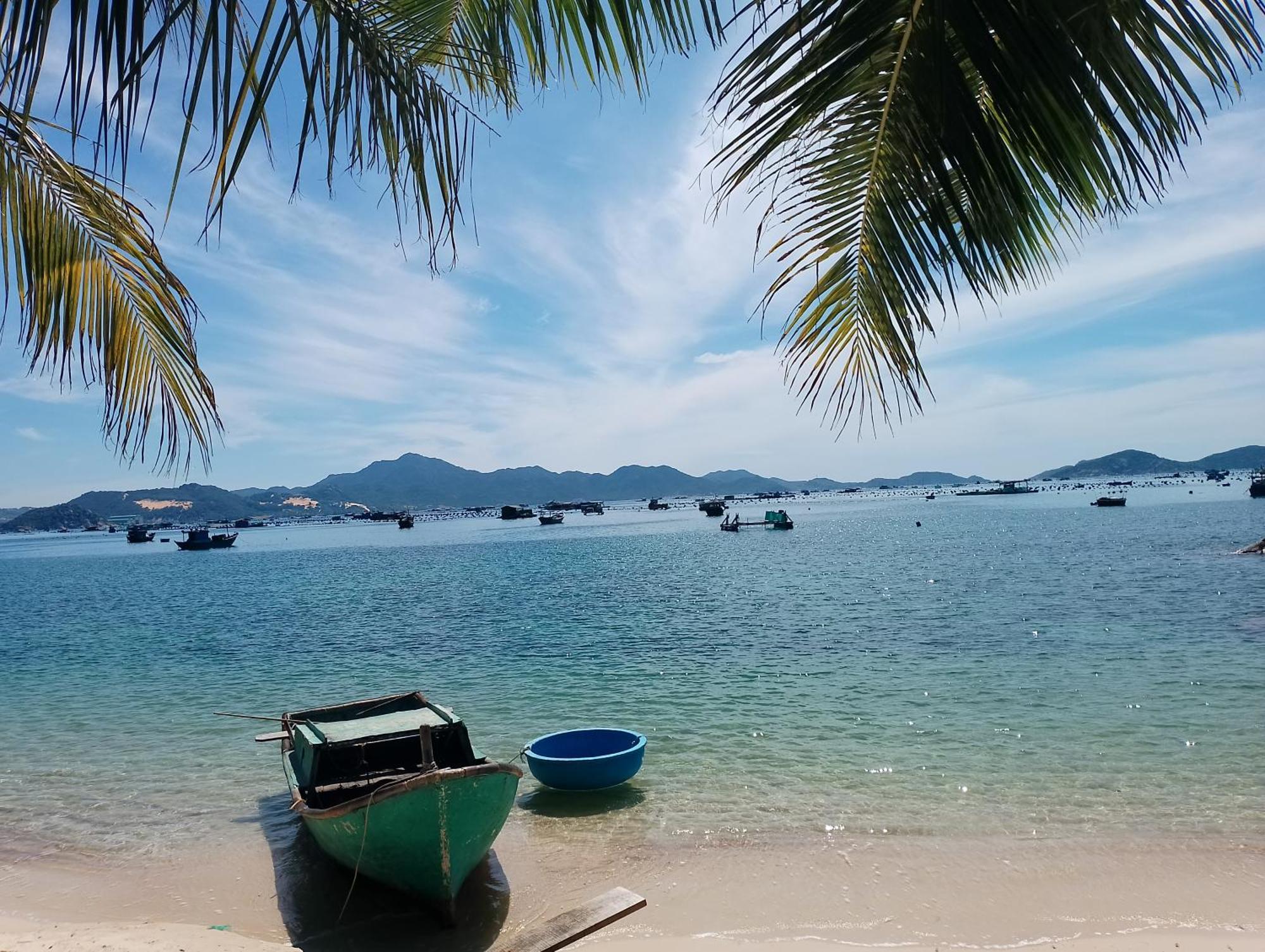 The Sunrise Anh Tu Hotel Cam Ranh Quarto foto